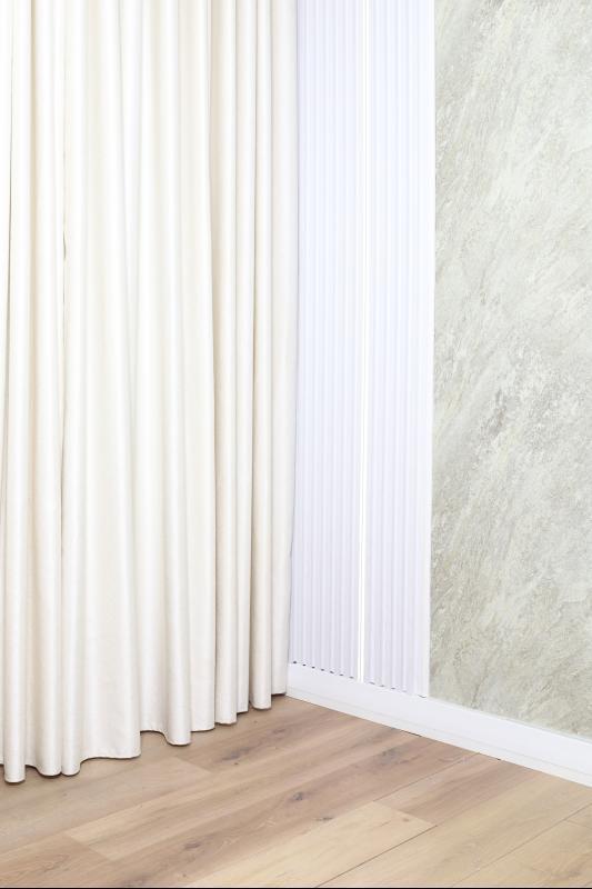 Wall panel blanco con Cortina